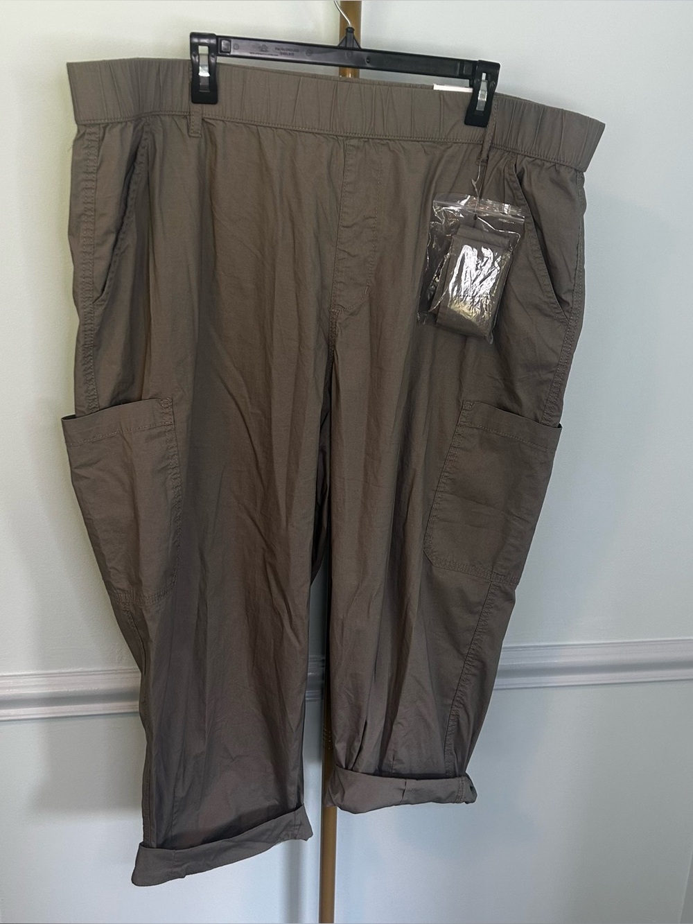 NWT Chico’s Misty Sage Tapered Leg Crop Fashion Pull-On Belted Pants Size 20